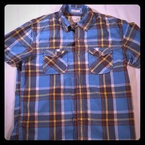 Short sleeve button up