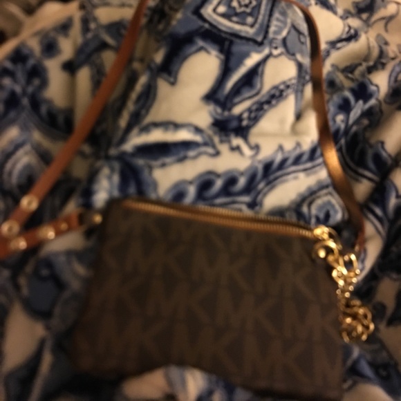 Michael Kors Purse ❤️ - Picture 4 of 4