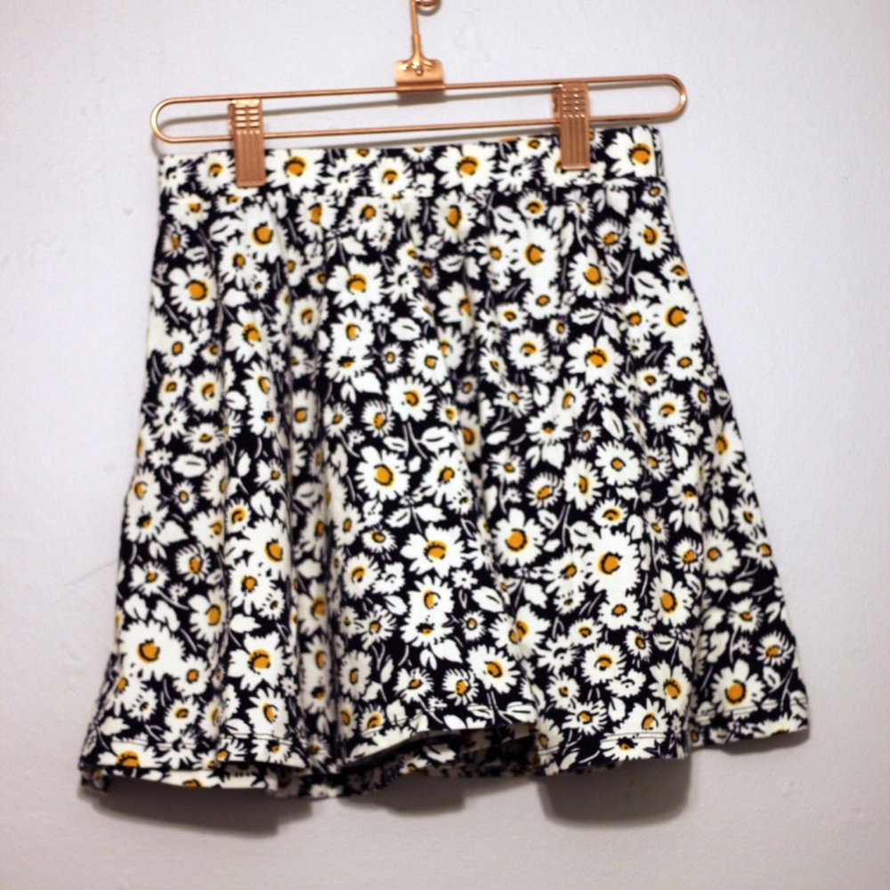 Forever21 Daisy Floral  Mini Skirt
