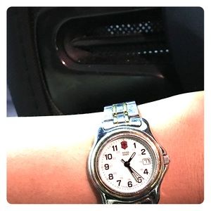 Swiss army watch, in good used condition!