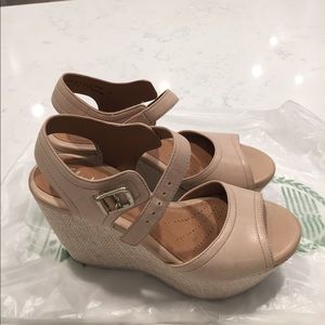 Wedge shoes