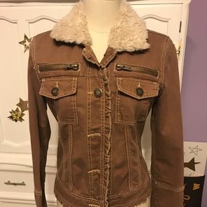 Twill 22 jacket-zipper details and faux fur color