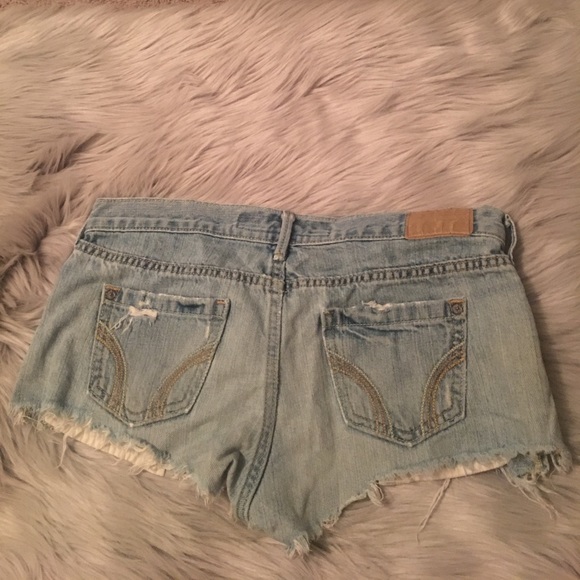 Hollister Shorts - Picture 2 of 3