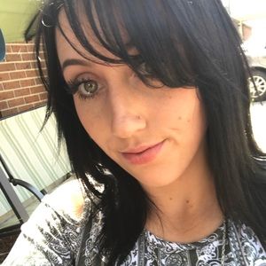 Meet your Posher, Sabrina