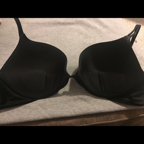 NWOT Victoria’s Secret Push-up Bra - Picture 2 of 3
