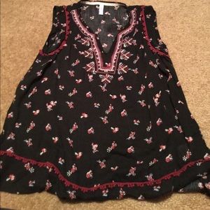 Black floral tank top