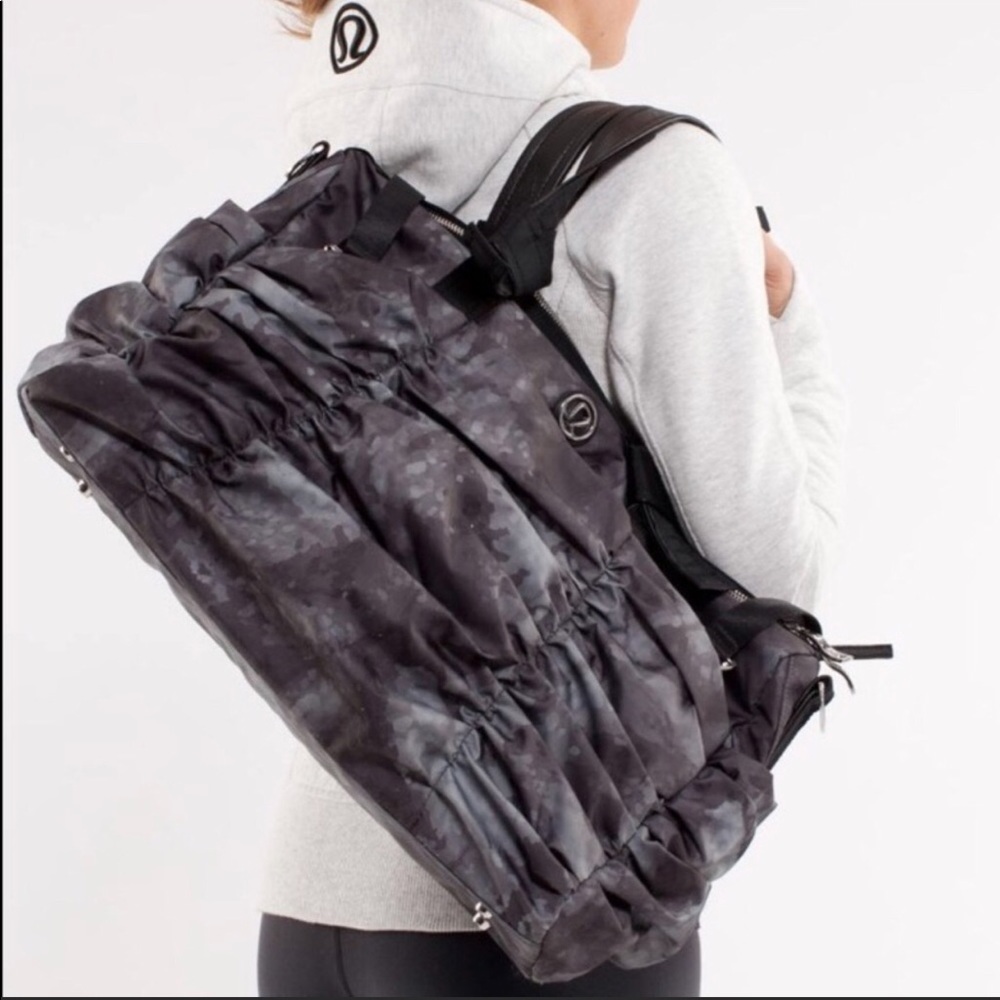 Lululemon Destined For Greatness Duffle! FLASHSALE