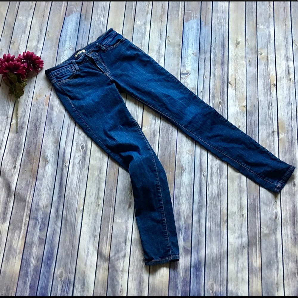 Guess Jeans