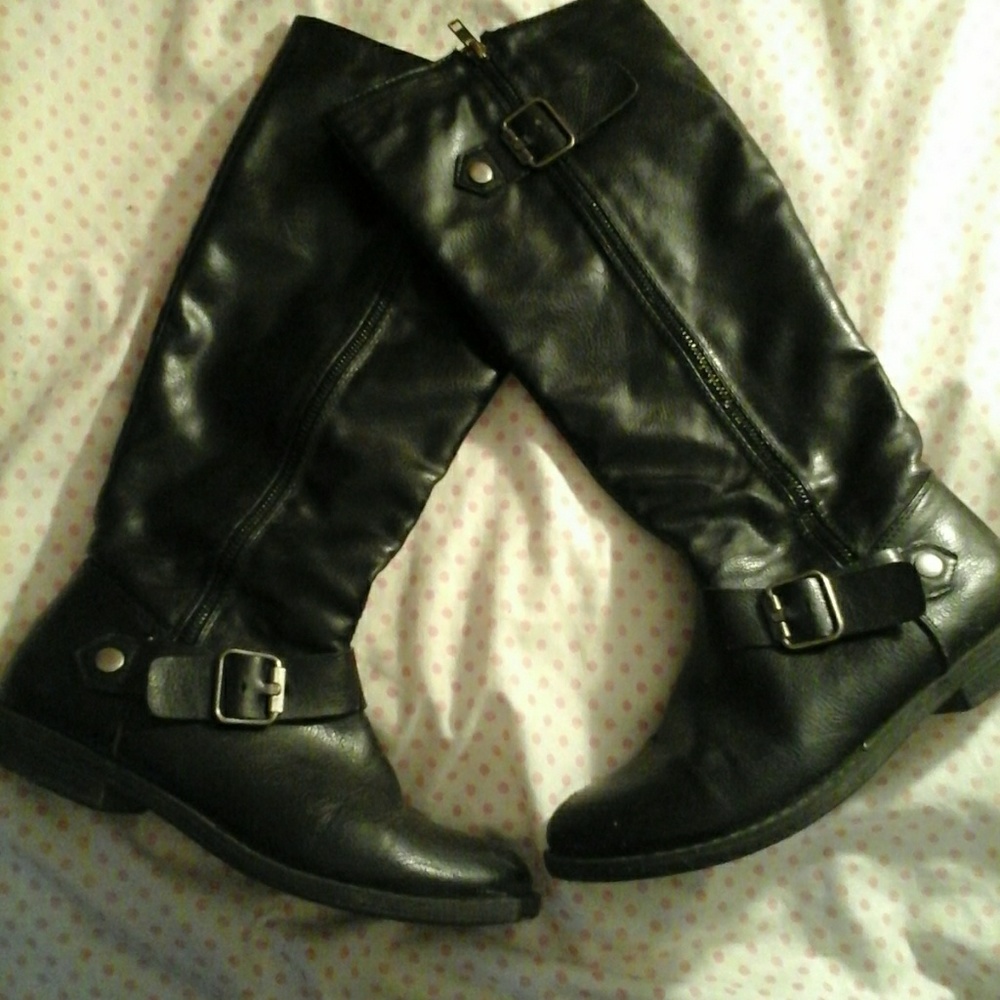 Black boots