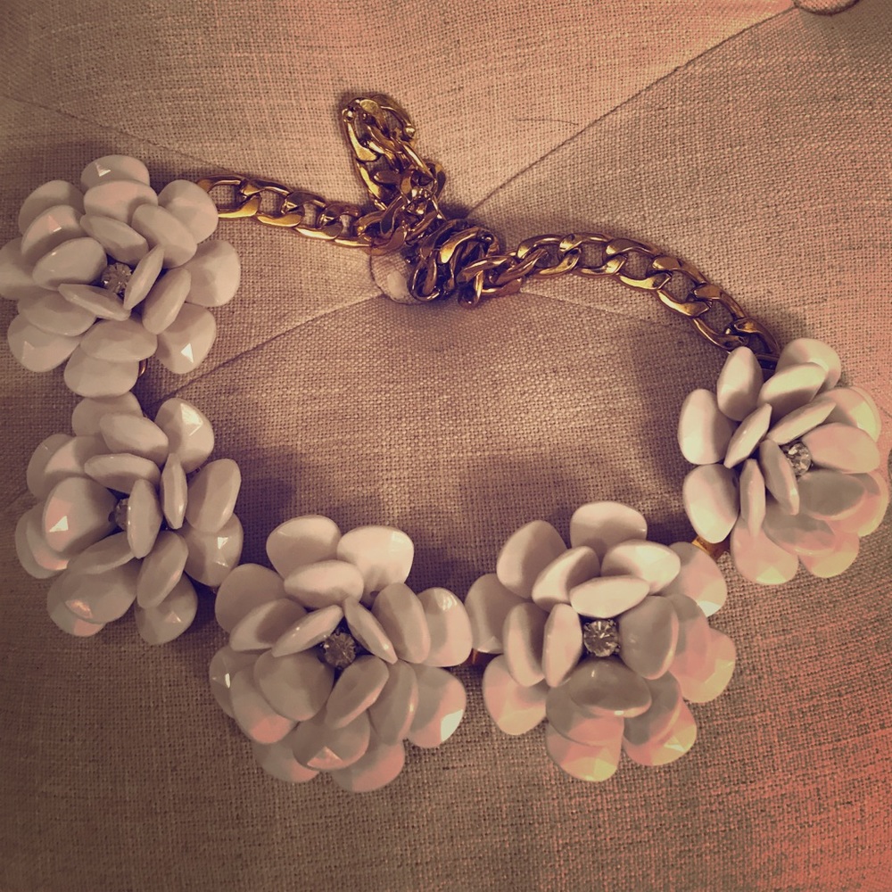 White flower necklace