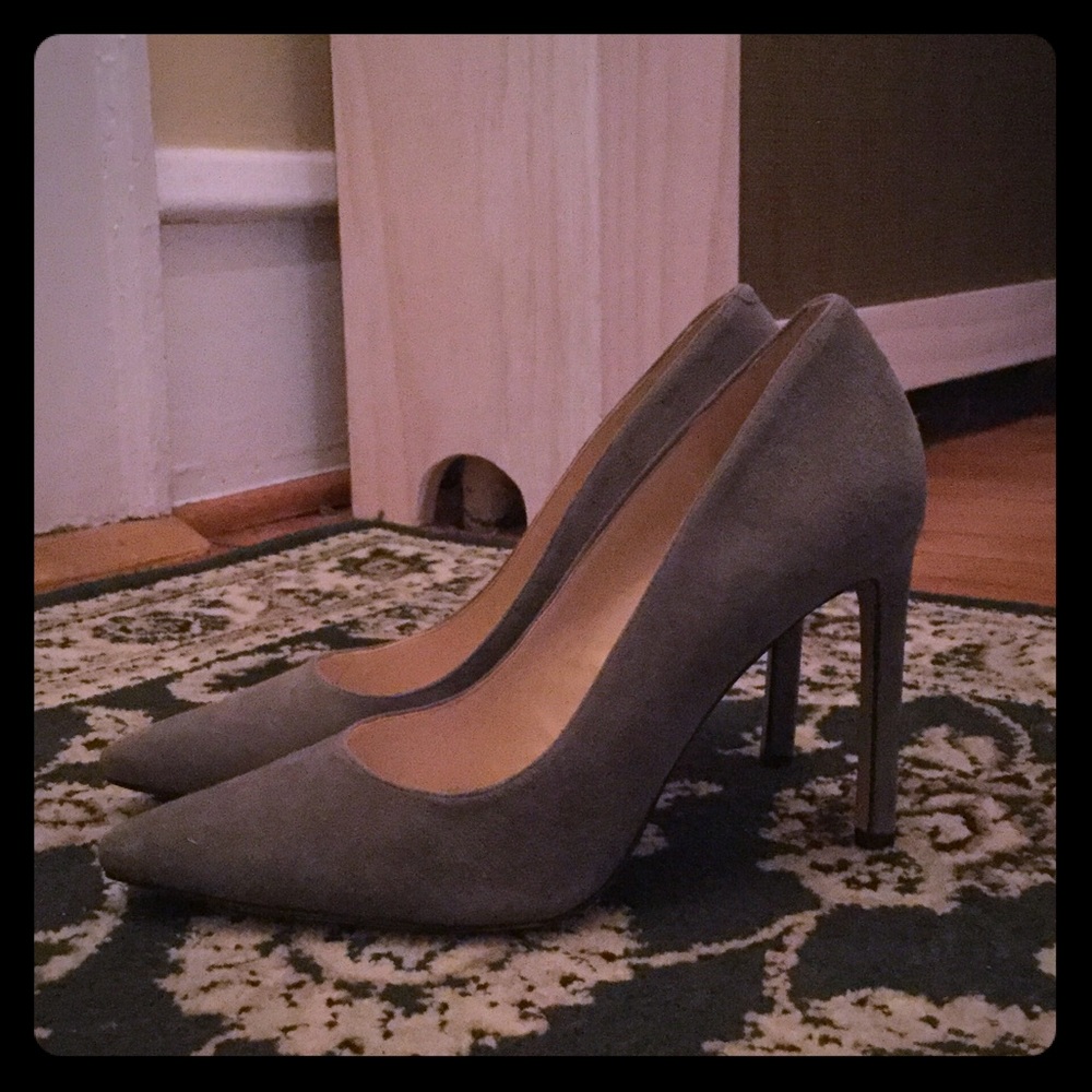 Nine West Pointy Toe gray suede leather upper 7.5