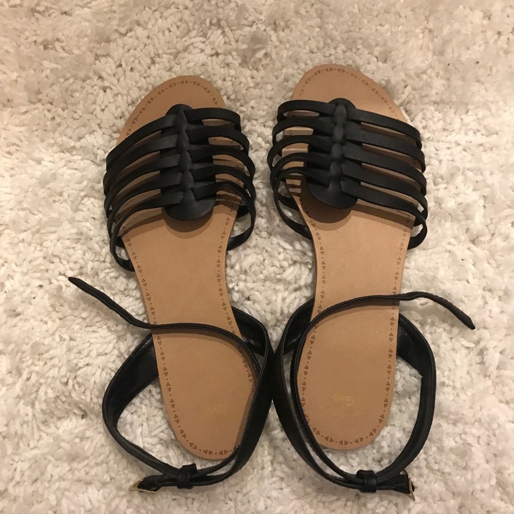 Gap sandals