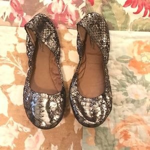 Lucky brand black and gold metallic ballet flats