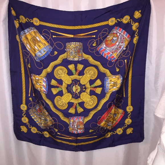 authentic HERMÈS Les Tambours SILK SCARF - Picture 1 of 8
