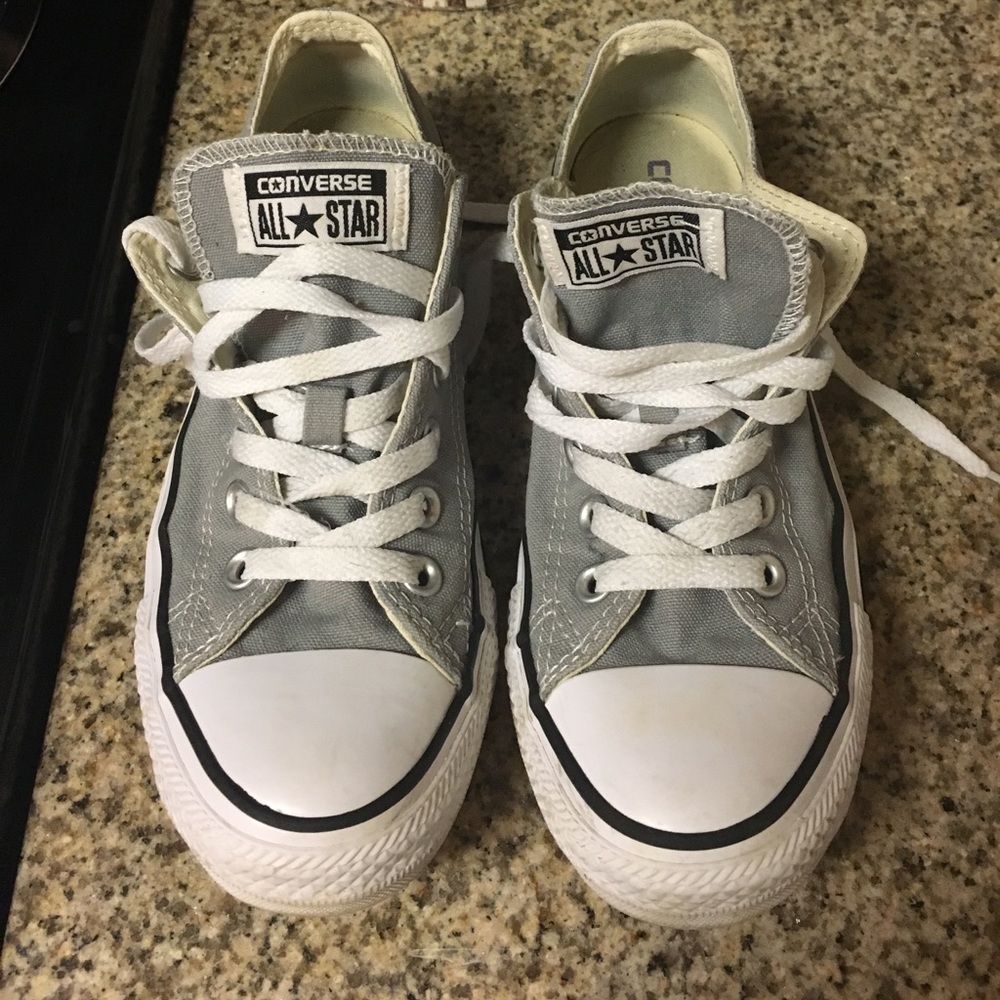 Grey converse seize 7 women's / 5 men's
