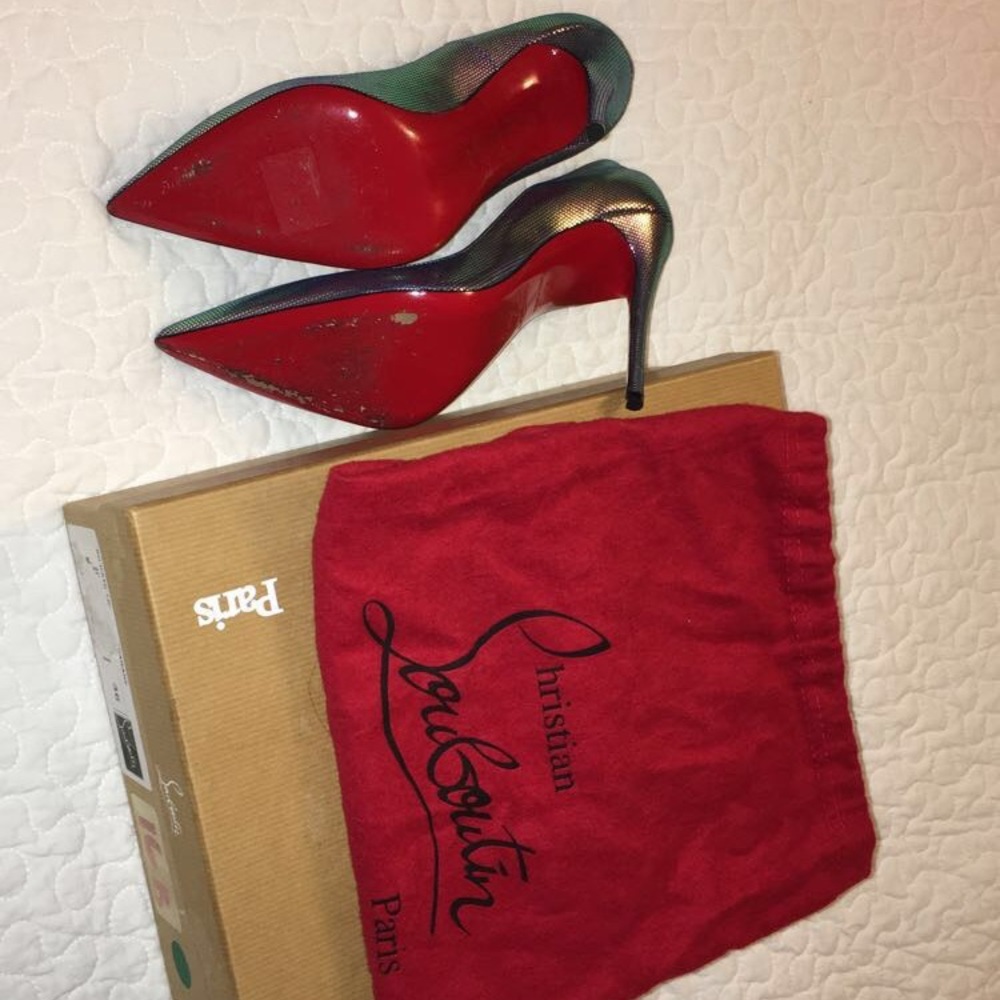 Christian Louboutin - Picture 5 of 8
