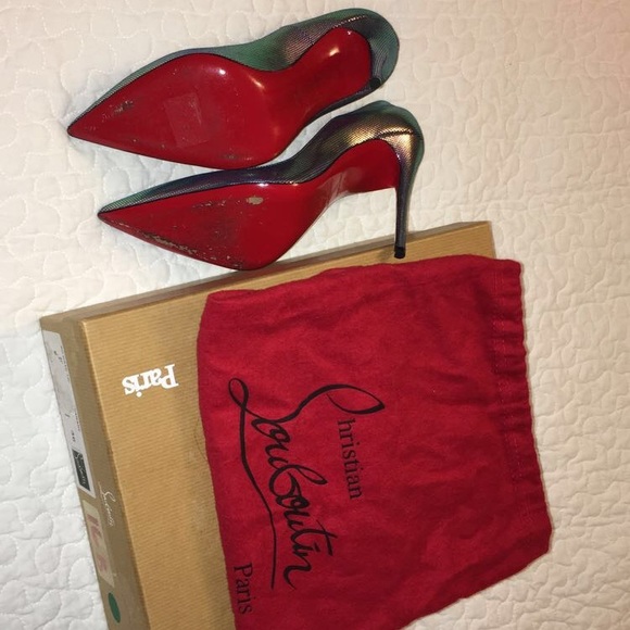 Christian Louboutin - Picture 5 of 8