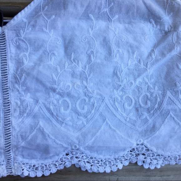 Forever 21 White Scalloped Lace Crop Top - Picture 3 of 7