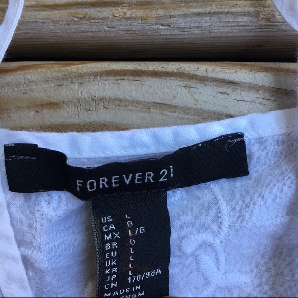 Forever 21 White Scalloped Lace Crop Top - Picture 4 of 7