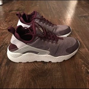 Burgundy Huaraches