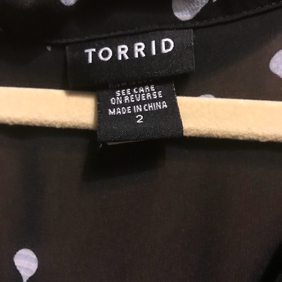 Black patterned sheer top torrid SZ 2 - Picture 3 of 3