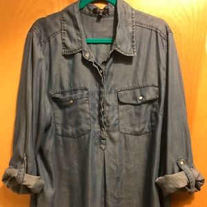 Chambray half button top SZ 1X (fits like torrid)