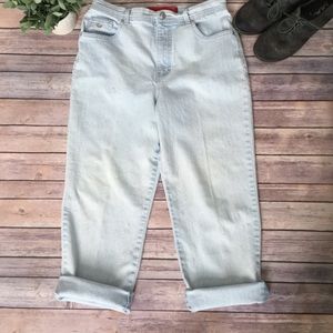 Vintage Boyfriend White Washed Jeans Faded Cropped Vintage Boyfriend White Washed Jeans Faded Cropped