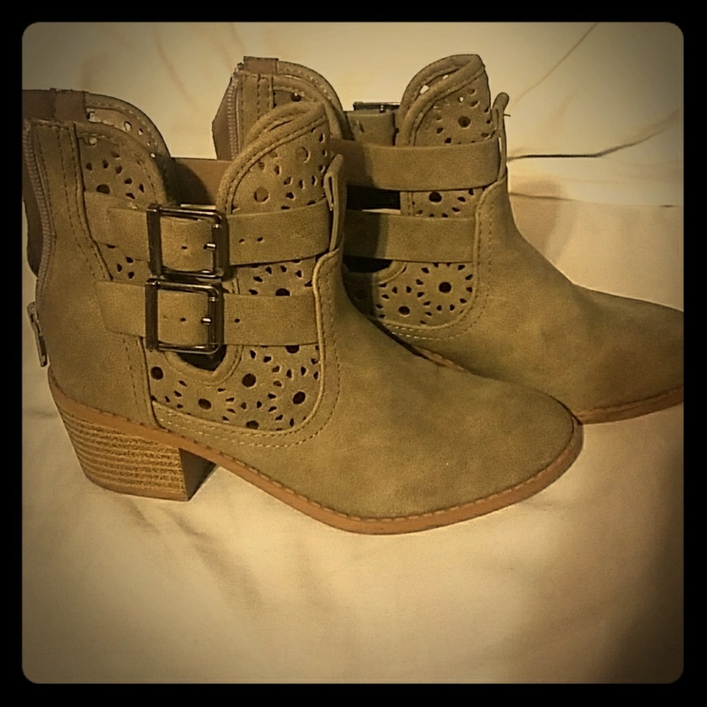 Kids booties