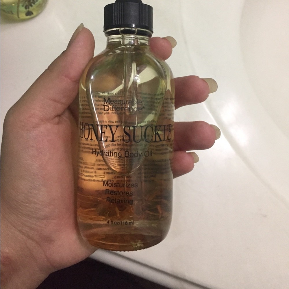 Honeysuckle Hydrating body oil