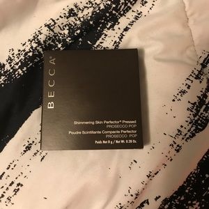 BNIB BECCA Prosecco Pop pressed highlight BNIB BECCA Prosecco Pop pressed highlight