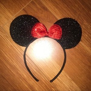 Sequins mini mouse ears!