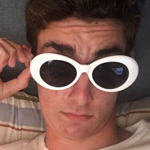 Meet your Posher, Elliott