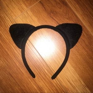 Plain black cat ears! 🐱