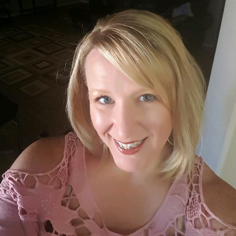 Meet your Posher, Nicole