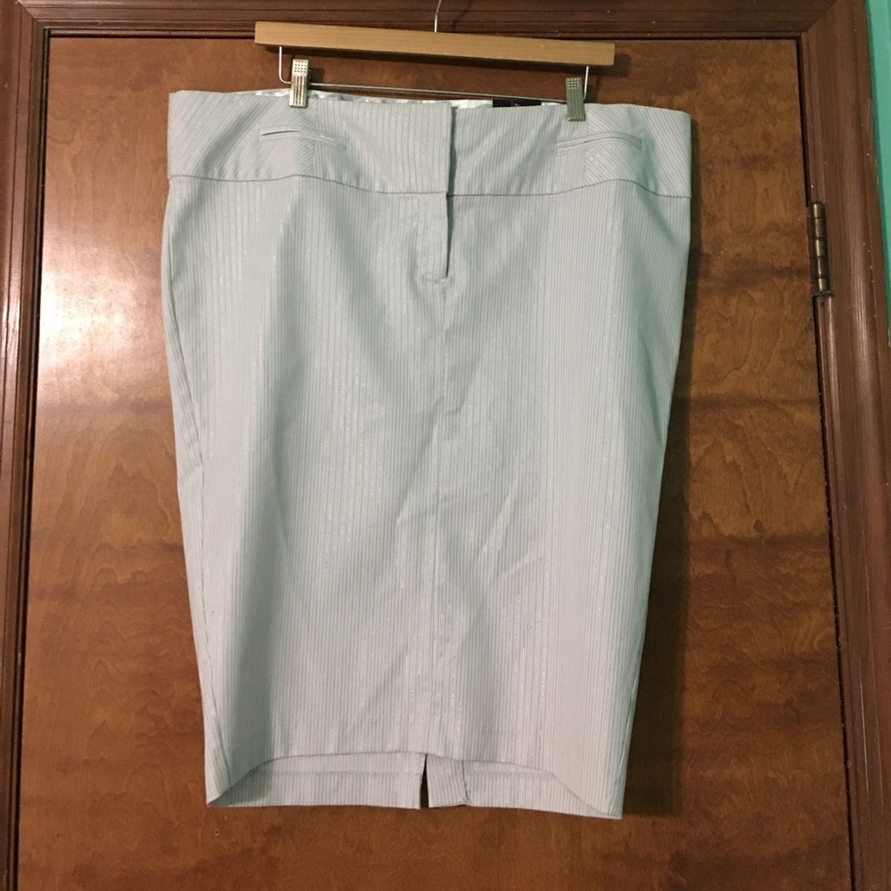Torrid 16 gray and silver pinstripe pencil skirt