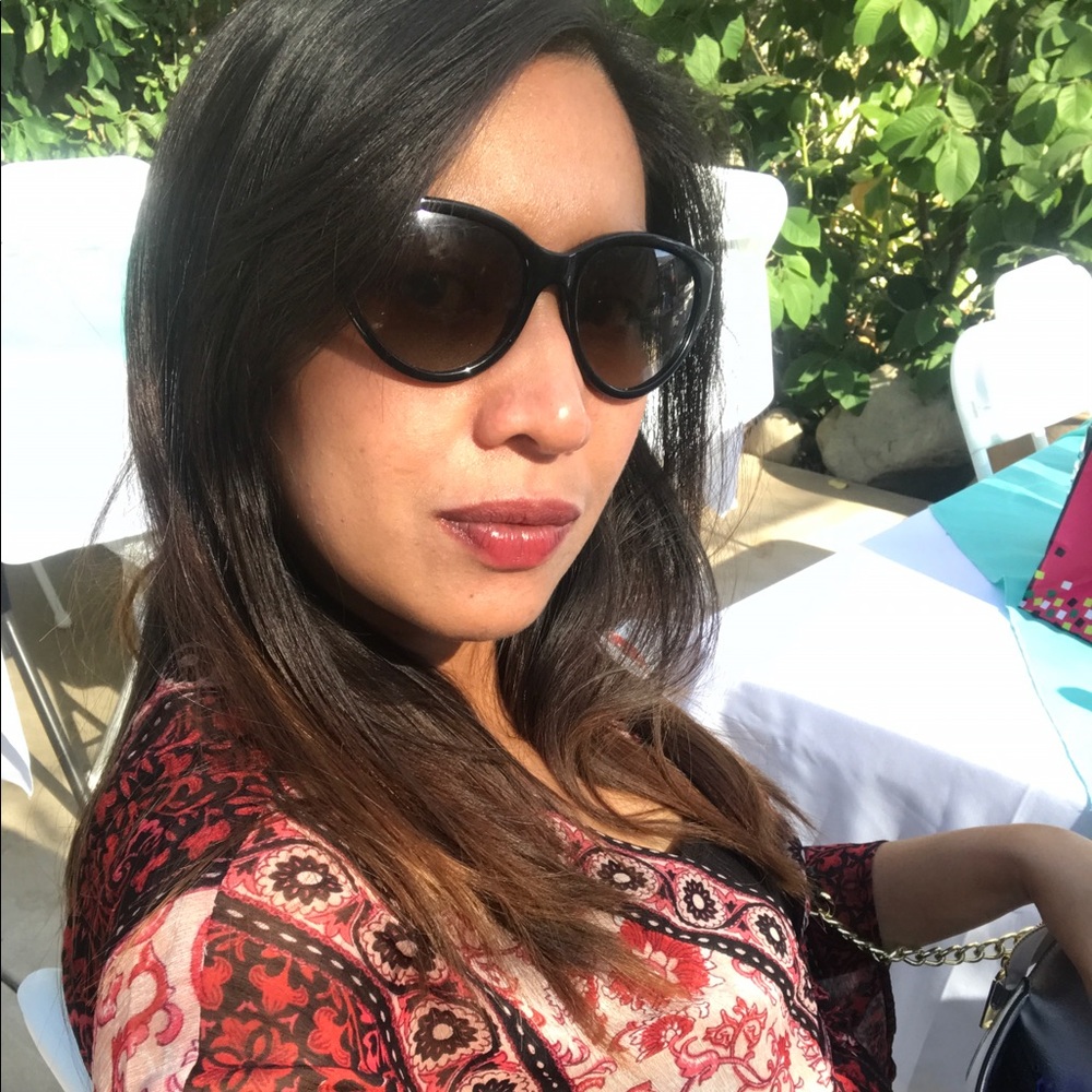 Meet your Posher, Ana