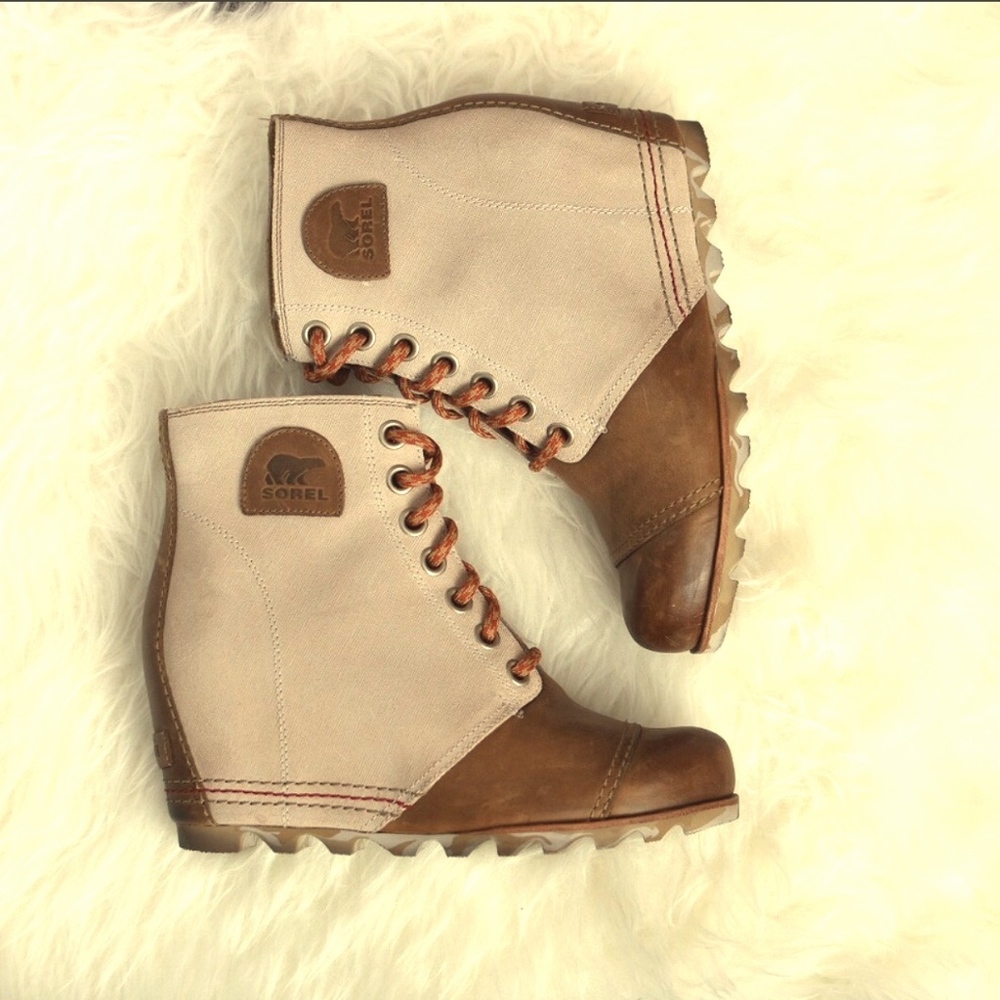Gorgeous Sorel Tan Brown Leather Booties size 9