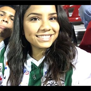 Meet your Posher, Desiree