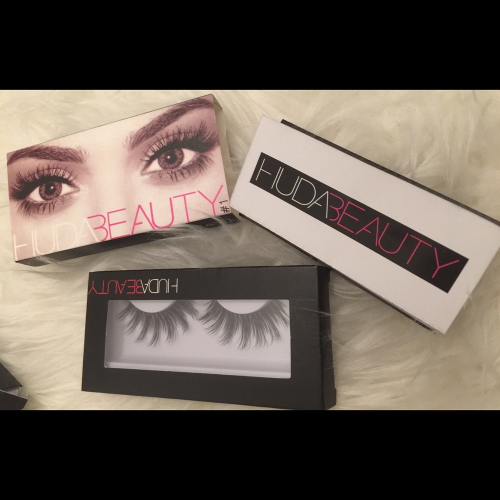 HUDA beauty eyelashes