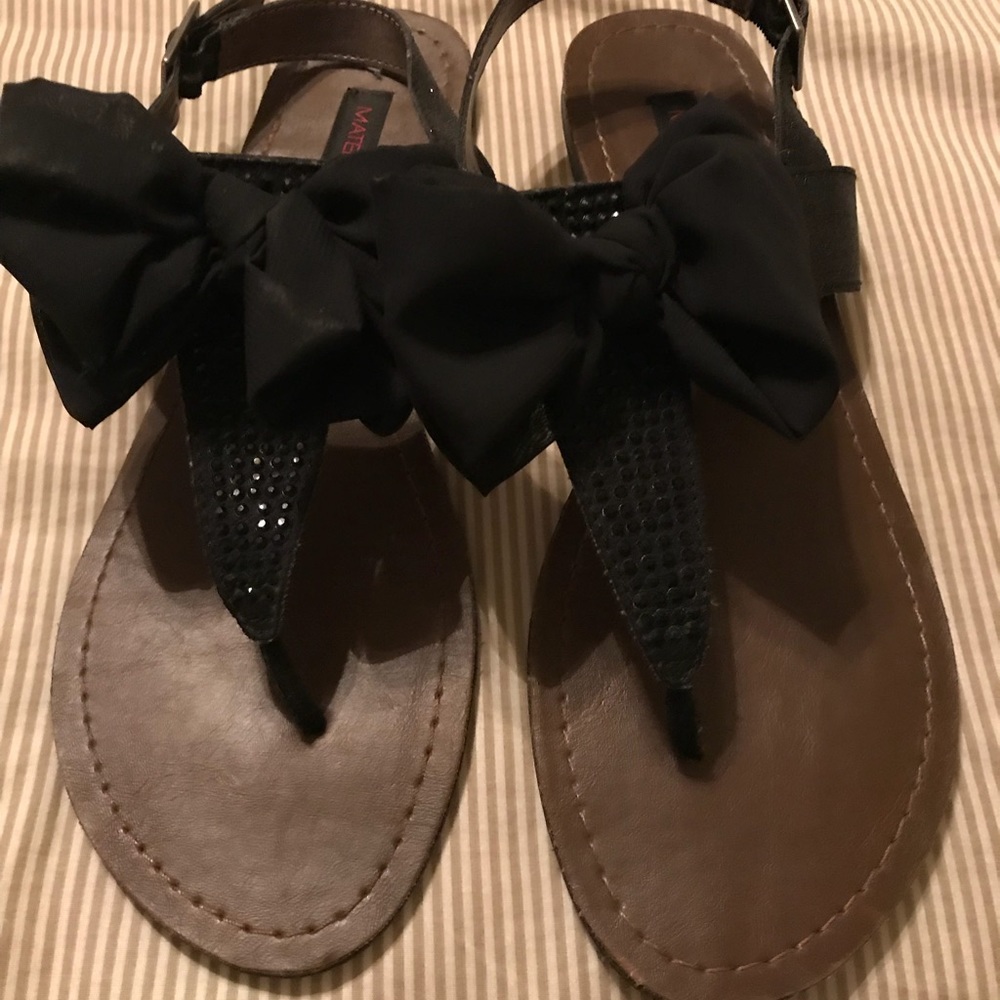 Material girl black flat sandals