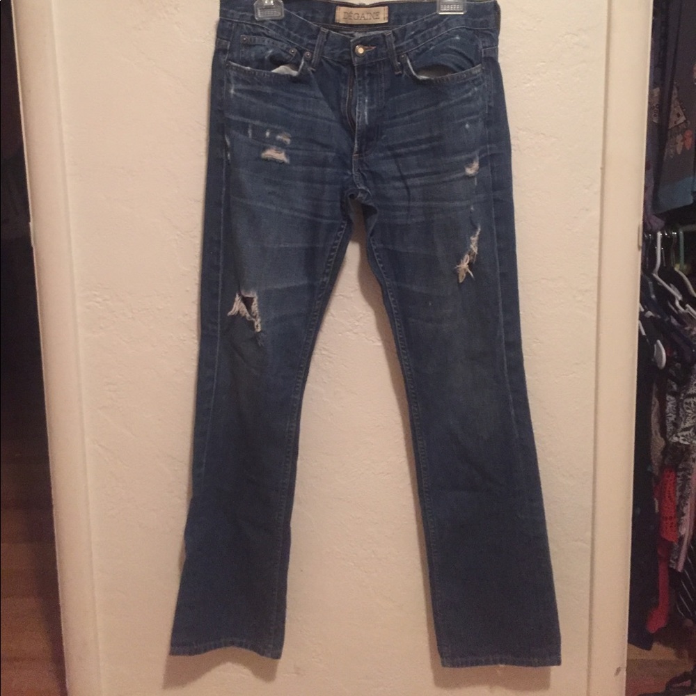 Distressed boyfriend jeans