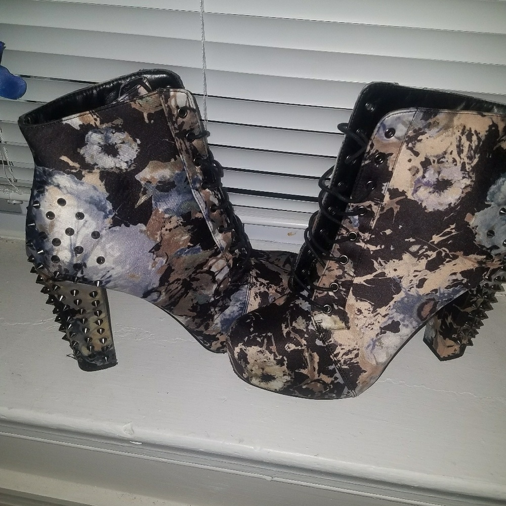 Chunky heel spiked lace up bootie