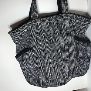 Thirty One Retro Metro Tote Bag Black/White