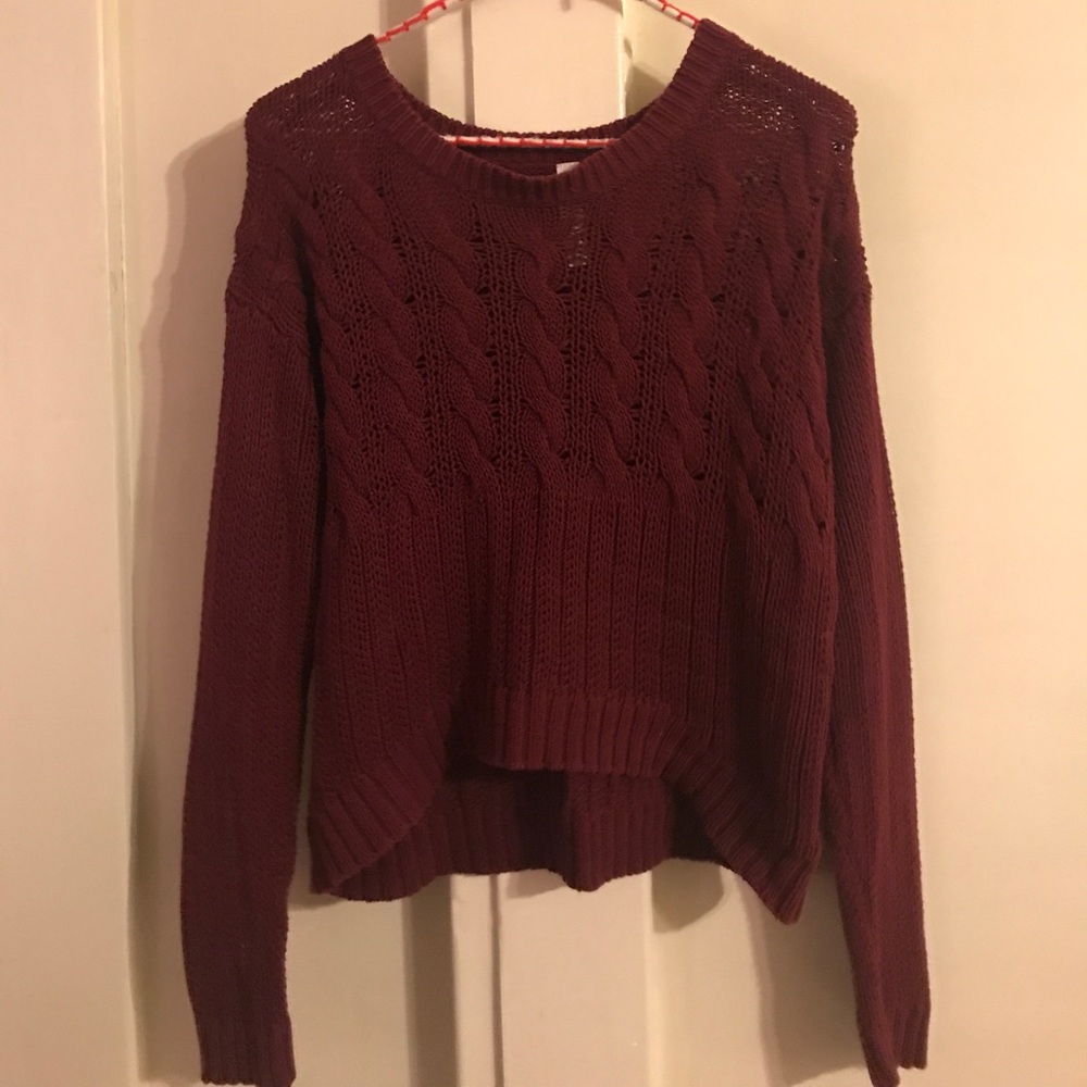Bethany Mota, short, thin, knit maroon sweater