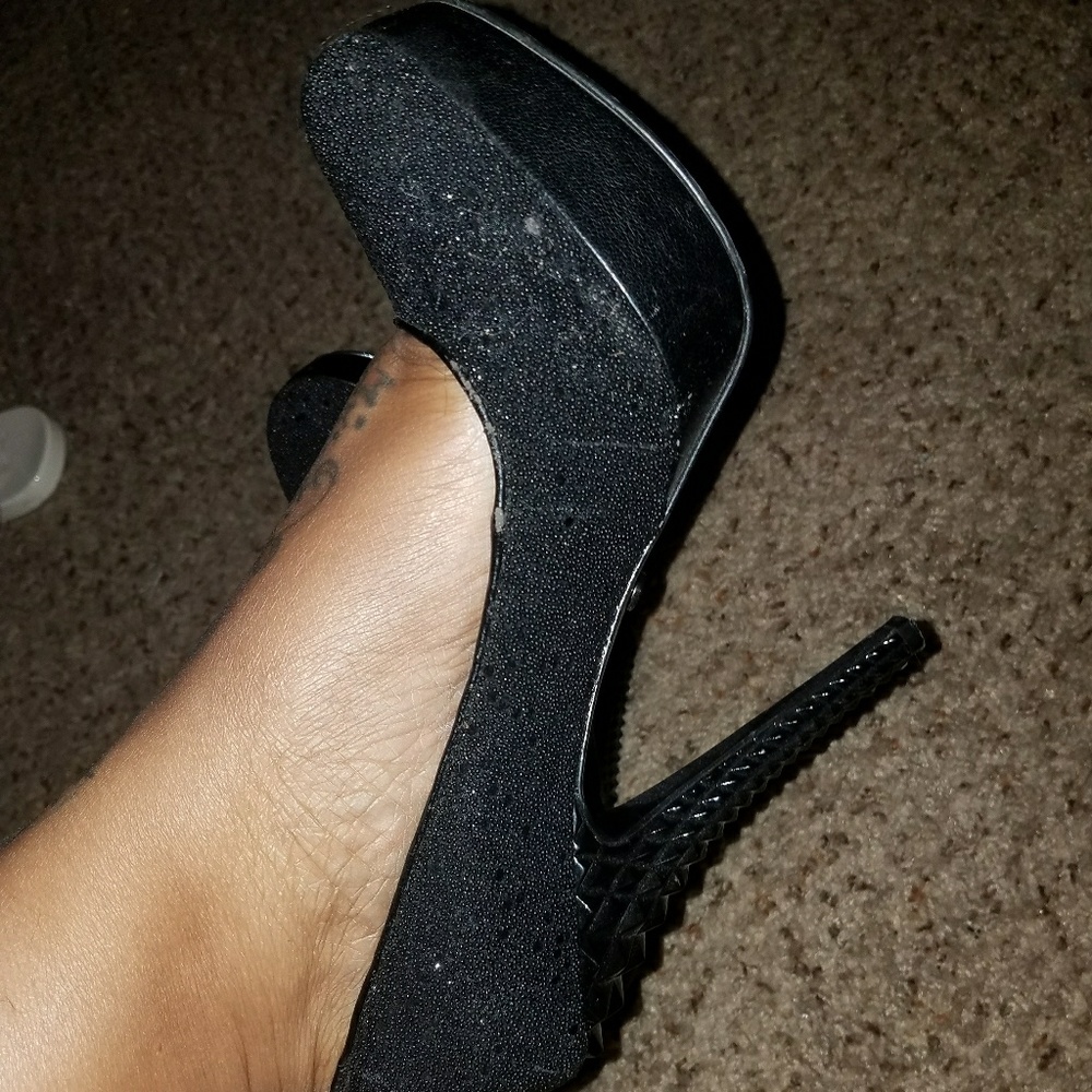 Rachel Roy Black shimmer with diamond looking heel