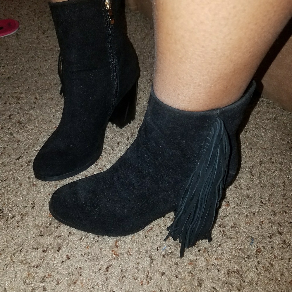 Black fringe bootie