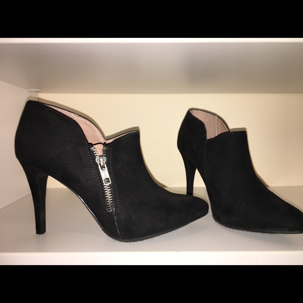 Black 6'1/2 Mossimo black heels