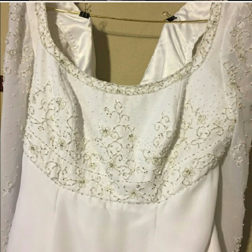 Size 22 mori lee..