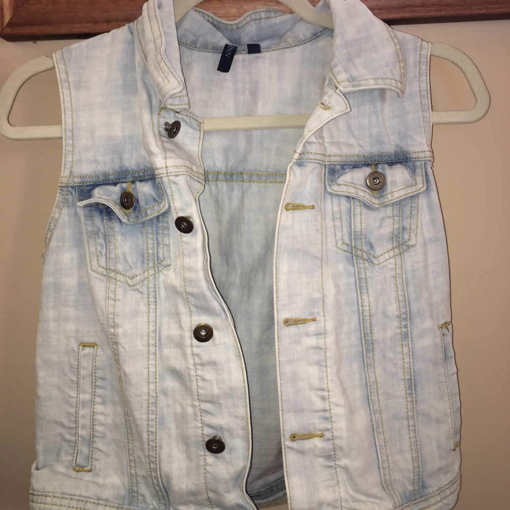 Jean Vest