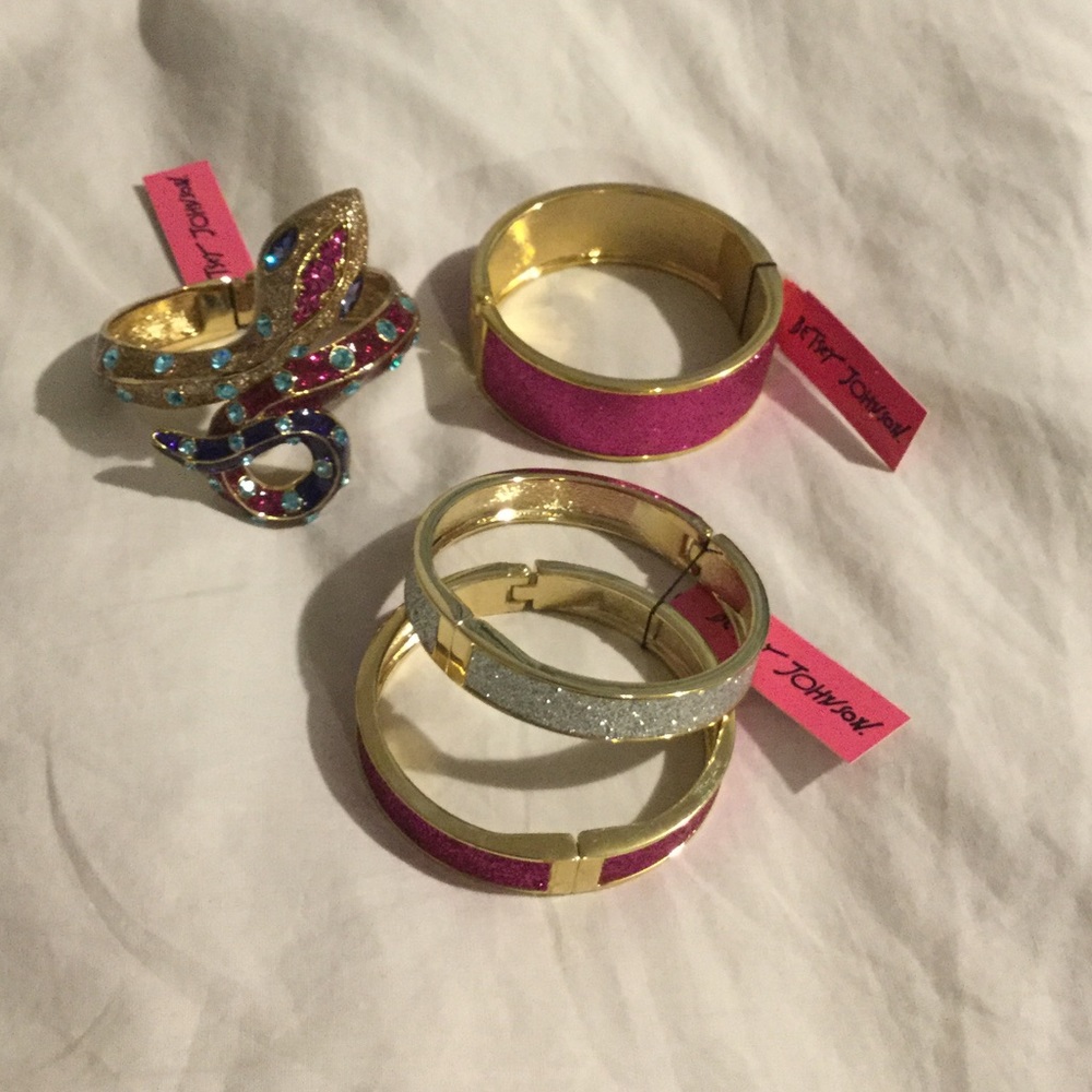 Betsey Johnson Bangle Set